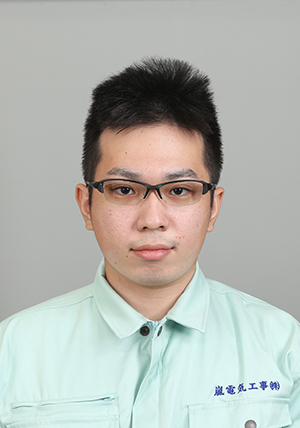 草野真輝